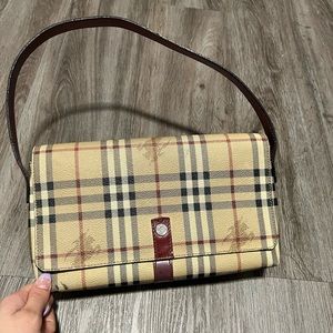 Burberry shoulder bag💅